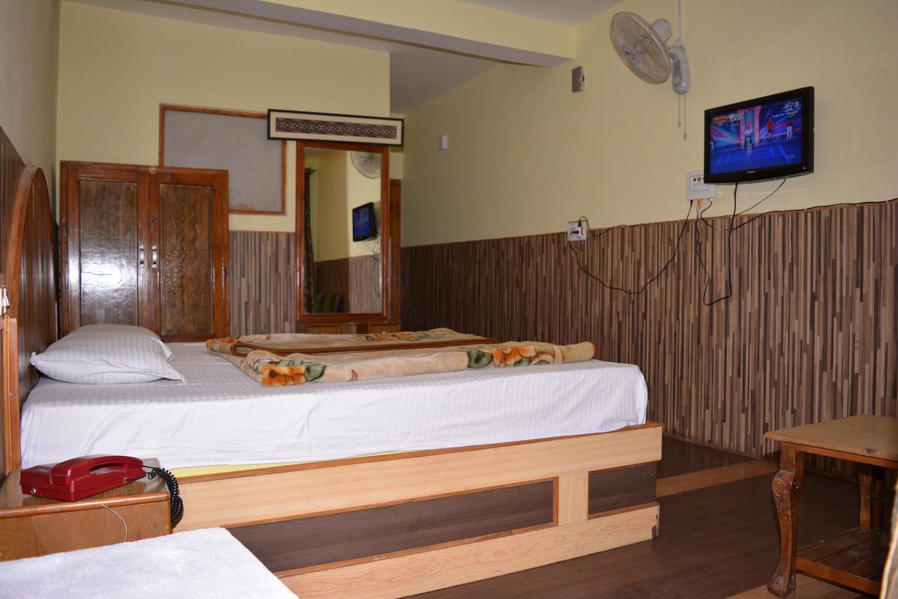 Hotel Tashila Манали Экстерьер фото