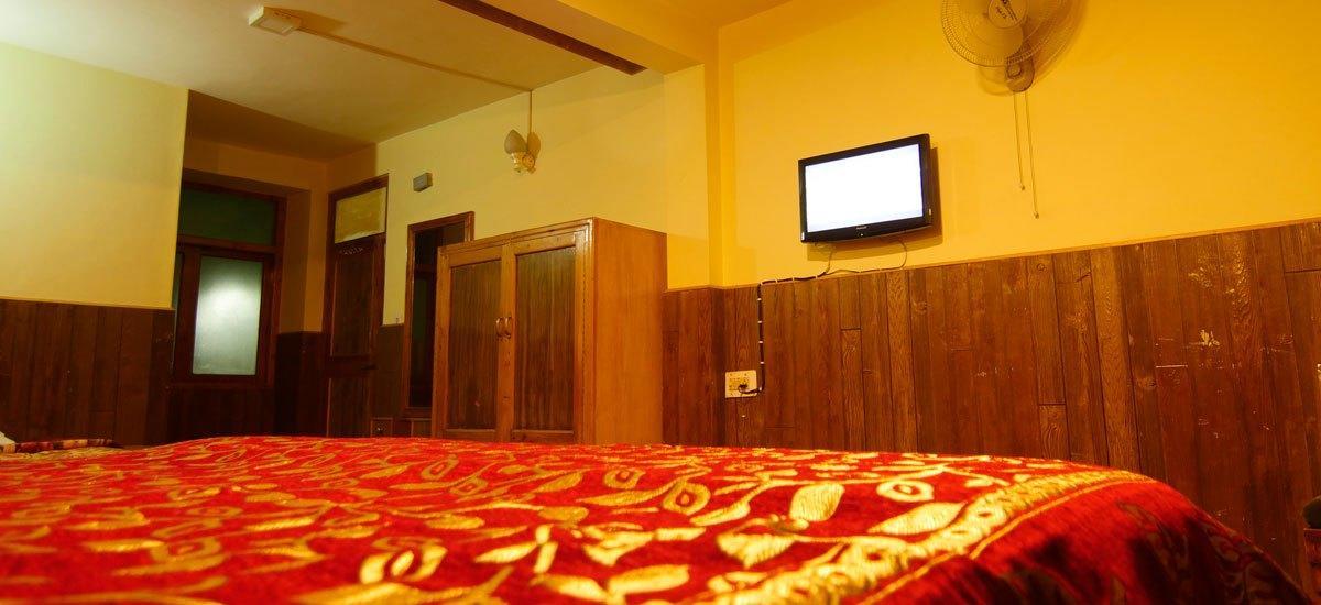 Hotel Tashila Манали Экстерьер фото